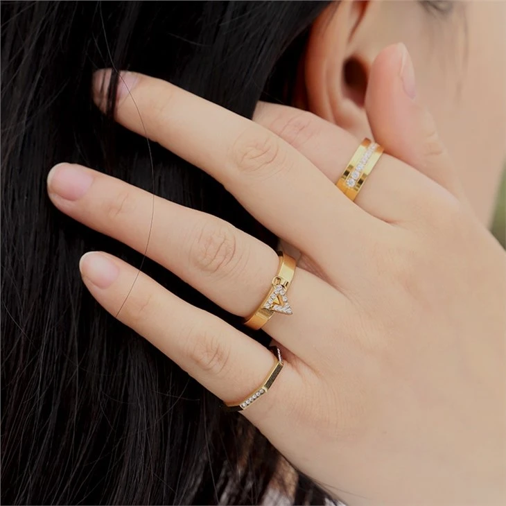 Charm Ring Women 05 Charm Ring Women 05