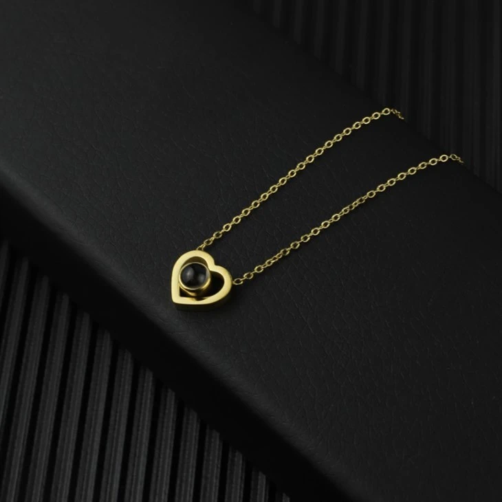 Gold Heart Projection Pendant Necklace high quality Gold Heart Projection Pendant Necklace high quality