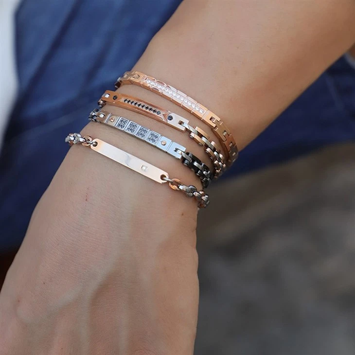 Single Zircon Accent Chain-Link Stainless Steel Bracelet price Single Zircon Accent Chain-Link Stainless Steel Bracelet price